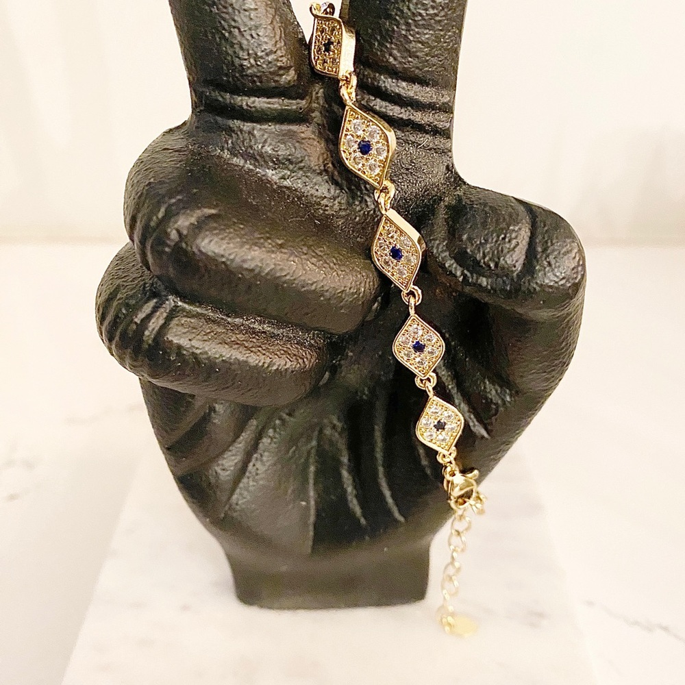 Evil eye link bracelet. 18k plated.